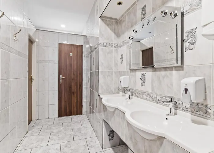 Hotel V Pivovare 3*